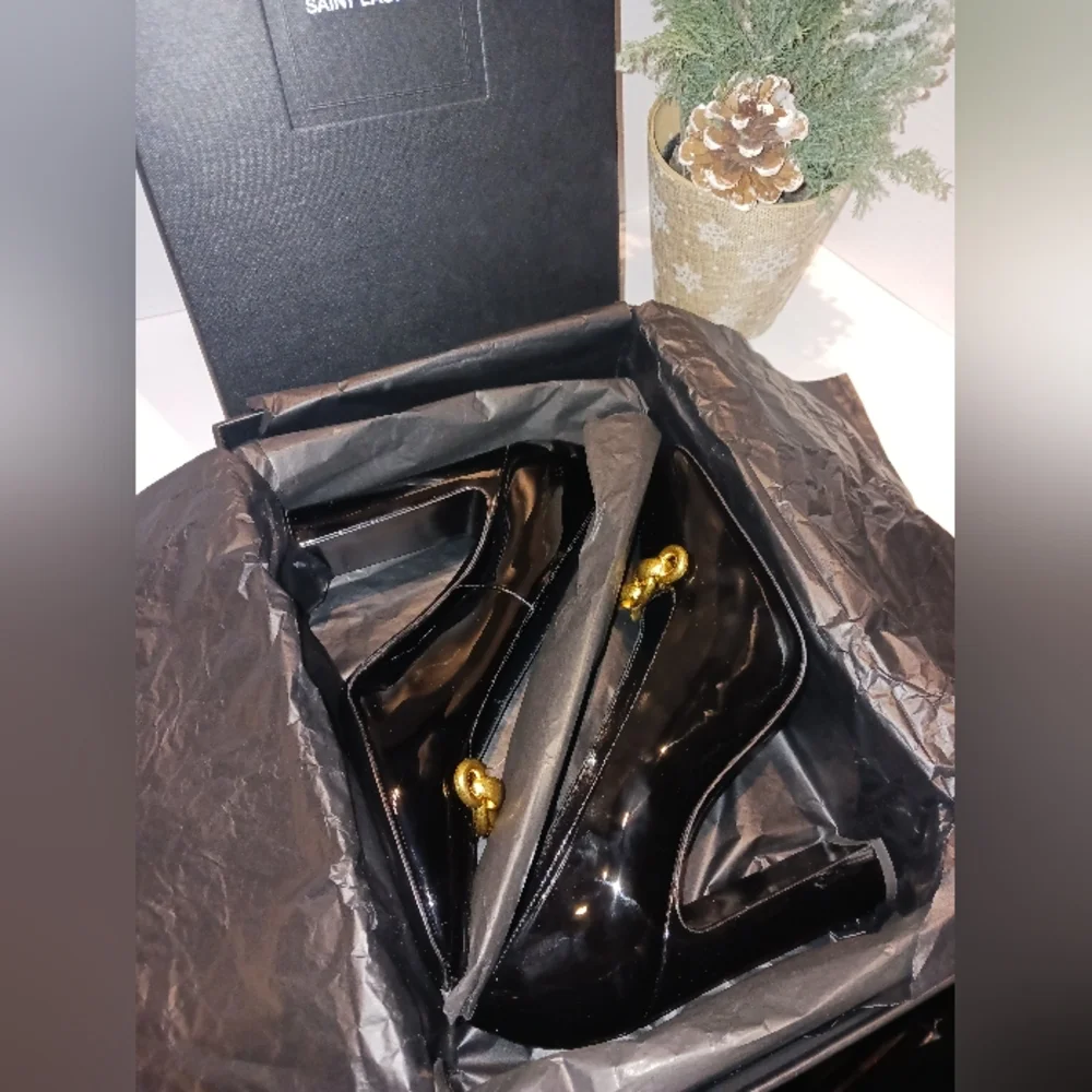 NWT Saint Laurent - Vernice Grupy Black Patent Leather Pumps
